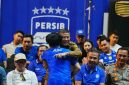 Wakil Gubernur Jawa Barat Erwan Setiawan menghadiri Pesta Biru peluncuran sponsor, jersei, dan skuad Persib musim 2026/2027 di Bandung Arena, Kota Bandung, Selasa (25/8/2026). (Foto: Humas Jabar)