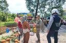  Satuan Polisi Pamong Praja (Satpol PP) Provinsi Jawa Barat menertibkan pedagang yang masih berjualan di sepanjang jalur Subang-Bandung, mulai dari kawasan Tugu Tangkuban Parahu, Kecamatan Ciater, hingga Jalan Cagak, Kecamatan Jalan Cagak, Kabupaten Subang.
