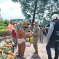  Satuan Polisi Pamong Praja (Satpol PP) Provinsi Jawa Barat menertibkan pedagang yang masih berjualan di sepanjang jalur Subang-Bandung, mulai dari kawasan Tugu Tangkuban Parahu, Kecamatan Ciater, hingga Jalan Cagak, Kecamatan Jalan Cagak, Kabupaten Subang.