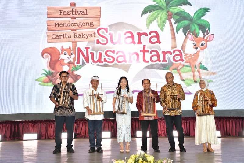 Sekretaris Daerah Jawa Barat Herman Suryatman mendorong kegiatan mendongeng dan pengenalan cerita rakyat sebagai bagian dari upaya membentuk generasi unggul dan berkarakter menuju Indonesia Emas 2045.