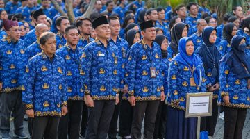 Ilustrasi ASN dengan batik Korpri. (Dok. Kementerian Pariwisata) 