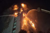 Kebakaran melanda gedung Badan Pendapatan Daerah (Bapenda) DKI Jakarta di Jalan Abdul Muis, Petojo Selatan, Gambir, Jakarta Pusat, pada Jumat (7/8/2026) malam