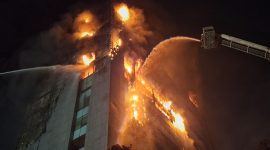 Kebakaran melanda gedung Badan Pendapatan Daerah (Bapenda) DKI Jakarta di Jalan Abdul Muis, Petojo Selatan, Gambir, Jakarta Pusat, pada Jumat (7/8/2026) malam