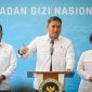 Kepala Badan Gizi Nasional (BGN) Sudaryono (tengah) didampingi Wakil Kepala BGN Trenggono (kiri) dan Agustina Arumsari (kanan) memberikan keterangan pers terkait penutupan dapur SPPG bermasalah di Jakarta, Senin (27/7/2026). ( ANTARA FOTO/Rivan Awal Lingga)
