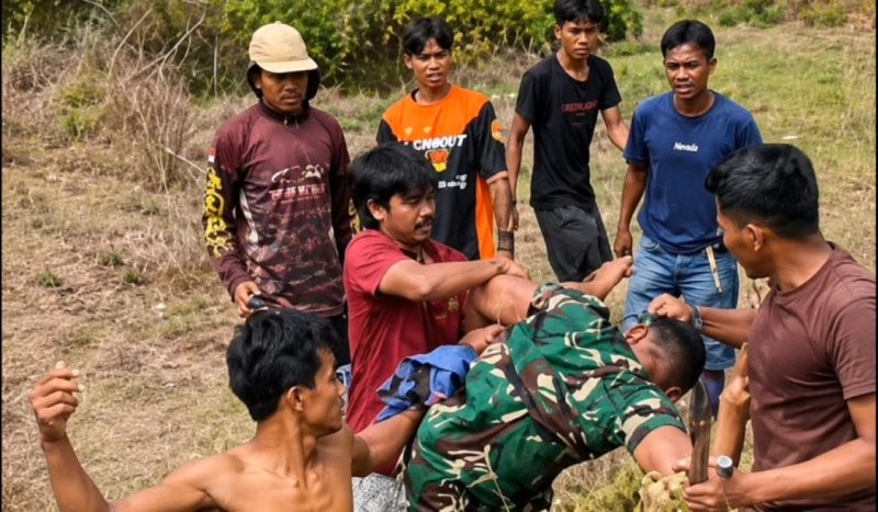 Sejumlah warga Suku Anak Dalam (SAD) membabi buta melakukan tindak kekerasan kepada beberapa personel TNI di sekitar areal perkebunan PT Sari Aditya Loka, Desa Bukit Suban, Kecamatan Air Hitam, Kabupaten Sarolangun, Jambi, Jumat (28/8).(Dok Istimewa)