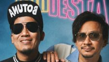 Presenter Desta Mahendra umumkan pamit dari Vindes Corp, Rabu (26/8/2026). Vindes siap melangkah ke babak baru bersama Vincent Rompies.(Instagram /@desta80s)

