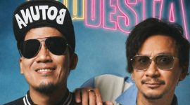 Presenter Desta Mahendra umumkan pamit dari Vindes Corp, Rabu (26/8/2026). Vindes siap melangkah ke babak baru bersama Vincent Rompies.(Instagram /@desta80s)

