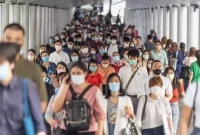 Ilustrasi Orang memakai Masker (Shutterstock)