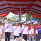 Sekda Jawa Barat Herman Suryatman mengikuti BUMDes Festival Jabar 2026 di Waduk Darma, Kuningan. (Foto: Humas Jabar)