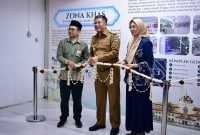 Wakil Gubernur Jawa Barat Erwan Setiawan meresmikan Zona KHAS di Kantin Gedung Sate, Bandung. (Foto: Humas Jabar)