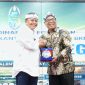 Sekda Jawa Barat Herman Suryatman bersama Kepala Kantor Regional III BKN Wahyu dalam Rapat Koordinasi Kepegawaian Tahun 2026 di Kota Bandung. (Foto: Humas Jabar)