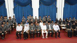 Gubernur Jawa Barat Dedi Mulyadi bersama kafilah Jabar yang mengikuti MTQ Nasional XXXI 2026. (Foto: Humas Jabar)