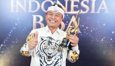 Sekretaris Daerah Jawa Barat Herman Suryatman menerima apresiasi Kompas TV untuk Jawa Barat. (Foto: Humas Jabar) 