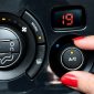 Cara operasikan AC mobil. Sebagai ilustrasi [Shutterstock]. 