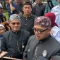 Wagub Jabar Erwan Setiawan (kiri) dan Wali Kota Bandung Muhammad Farhan (kanan)
