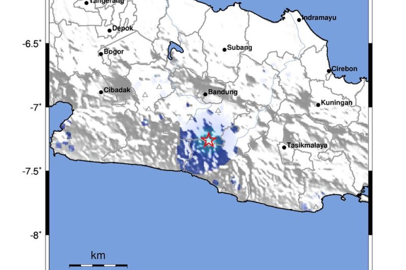 Wilayah Kabupaten Bandung, Jawa Barat, dilanda rangkaian aktivitas seismik yang terhitung cukup intensif pada Rabu (16/9/2026). Badan Meteorologi, Klimatologi, dan Geofisika (BMKG) mencatat sebanyak 26 kali gempa bumi mengguncang wilayah tersebut sejak pagi hingga sore hari.

