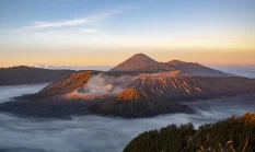 Gunung Api Indonesia Erupsi Bersamaan, Benarkah Terkait Megathrust Selat Sunda?