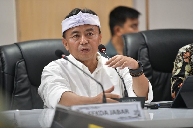 Herman Suryatman mendorong Rebana Metropolitan menjadi mesin pertumbuhan ekonomi baru Jawa Barat melalui investasi, industri, infrastruktur, dan konektivitas.