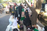 Suasana dan kendaraan odong-odong yang terlibat kecelakaan. (Istimewa)
