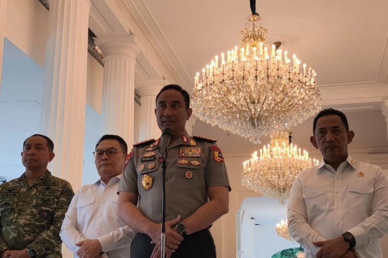 Kapolri Jenderal Pol Suyudi Arioi Seto usai rapat di Istana, Jakarta, Senin (19/10/2026) (KOMPAS.com/Rahel)
