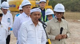 Gubernur Jawa Barat Dedi Mulyadi saat saatGubernur Jawa Barat Dedi Mulyadi saat meninjau proyek PSEL di TPPSA Legok Nangka, Nagreg, Kabupaten Bandung, Jawa Barat, Rabu (29/7/2026)
