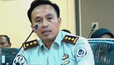 Kalapas Kelas IIA Cibinong Wisnu Hani Putranto dipecat dari ASN usai temuan fasilitas mewas di lapas. (Foto: screenshot)
